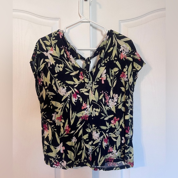 Reitmans Signature Floral T-Shirt - Picture 1 of 3